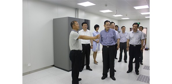 2016年6月17日，煙臺市政協(xié)副主席張行如到棲霞德豐調(diào)研指導(dǎo)工作